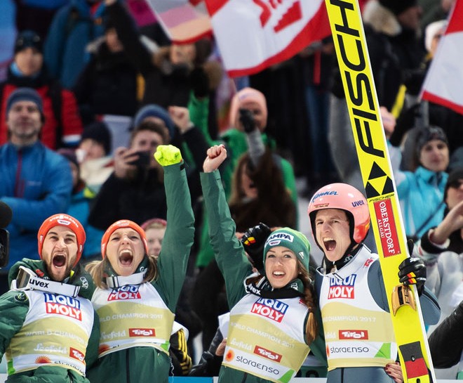 DSV Skispringer jubeln über Sieg