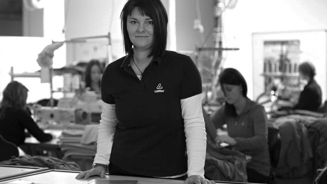 Loeffler-Mitarbeiterin-Naeherei